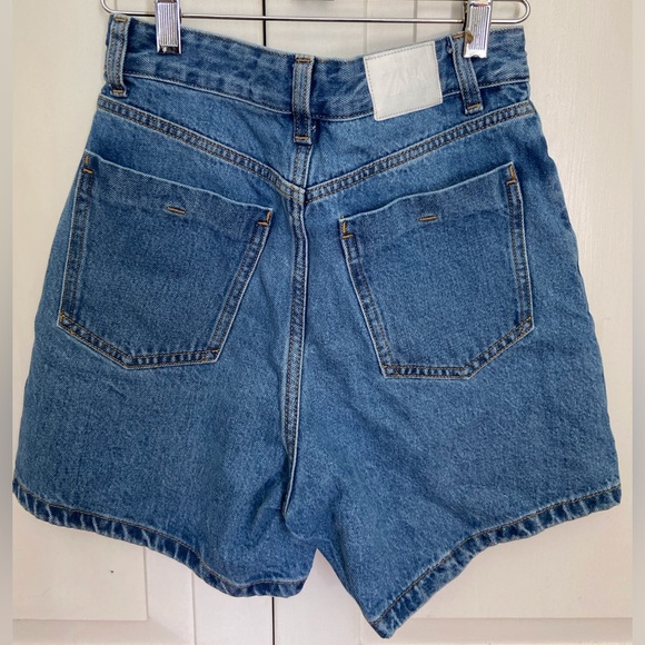 Zara Denim Shorts - Picture 2 of 3